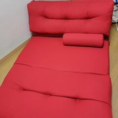赤ソファーベッドの画像