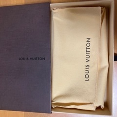 LOUIS VUITTON箱の画像