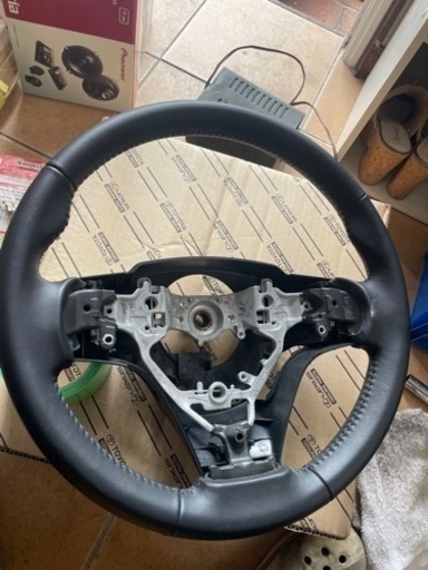 新品80ヴォクシー純正ハンドル、スピーカーセット