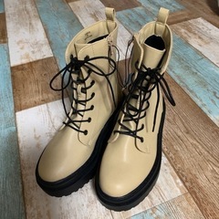 新品　未使用　GU ブーツ　ベージュ