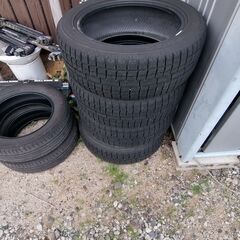 225/50R17 スタッドレスタイヤ　4本セット！！の画像
