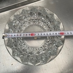 ガラス皿？灰皿？の画像
