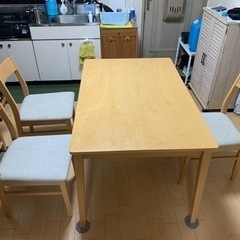 ニトリダイニングセットの画像