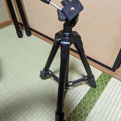 ビデオカメラの三脚です！