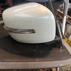 車の中古部品を格安で譲ります