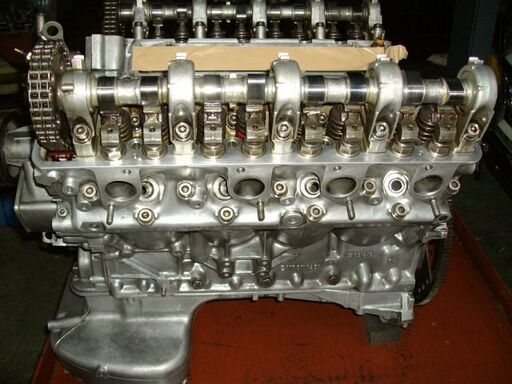 オールド―メルセデス―ベンツ―107-リビルトエンジン販売