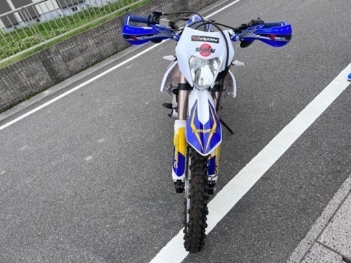 モトクロスバイク