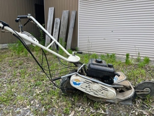 自走式二面畦草刈機