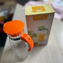 冷却用クールポット。1Ｌオレンジ色。新品箱入。麦茶等を入れてその...