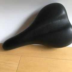 自転車サドル　ジャイアントの画像