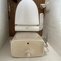 TOTO トイレ　便座ウォシュレットＪ/INAX本体の画像