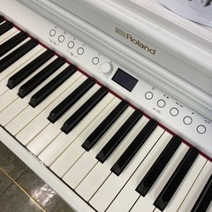 Roland電子ピアノRP701の画像