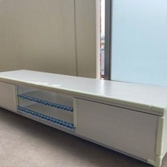 白いテレビ台