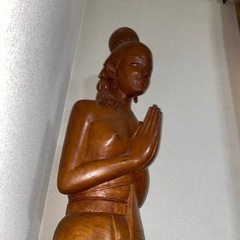 等身大　木彫り　女神　インドネシアで購入　アジアンの画像