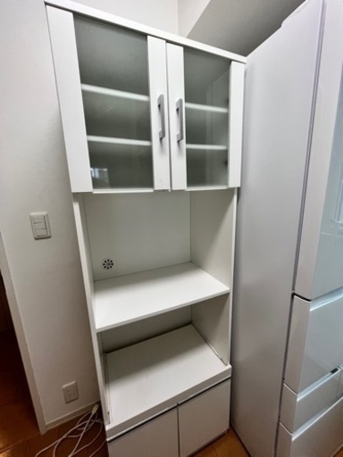 (本日販売終了)値下げ中　食器棚　高さ180cm