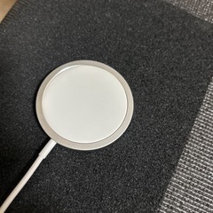 iPhone MagSafe充電器の画像