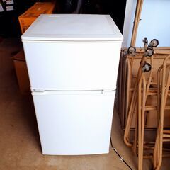 冷凍冷蔵庫 ユーイング ノンフロン 90L 2018年製 UR-...