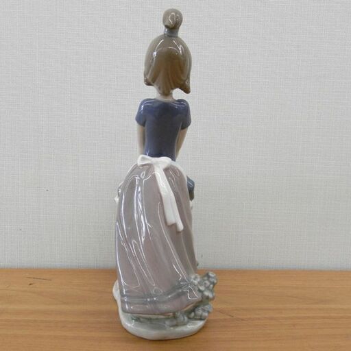 希少 リヤドロ 仔犬たちとお散歩 5364 陶器人形 フィギュリン LLADRO 少女 子犬 お散歩