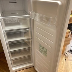 【値下げしました】急速冷凍付き142ℓスリム冷凍庫で氷も素早く霜取り不用