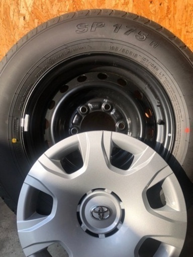 ハイエース　夏タイヤ4本　新車取り外し