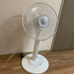 扇風機　東芝製（収納箱入り）