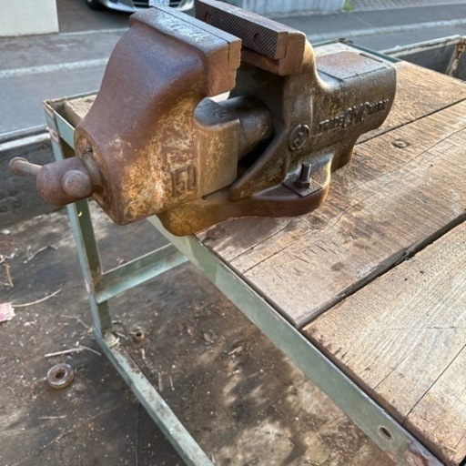 万力　重型テーブルバイス　台付き(不要可)