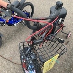16インチ補助輪付き自転車の画像