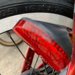 16インチ補助輪付き自転車の画像