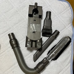 ダイソン　掃除機　パーツのみ v6 取引中