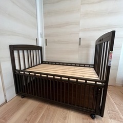 ベビーベッドの画像