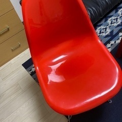 デザインチェア　赤色の画像