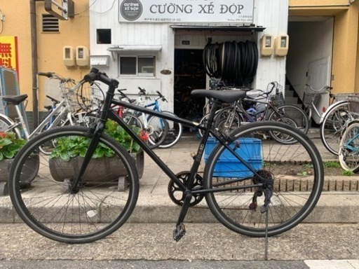 ??　クロスバイク　700x28c 6変速　黒　配達可能