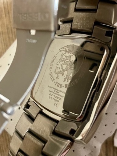 [ほぼ未使用/付属品完備+5コマ] DIESEL(ディーゼル)DZ-1380/稼働品/極美品/腕時計