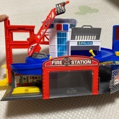 値下げ中！ミニカー消防・警察基地