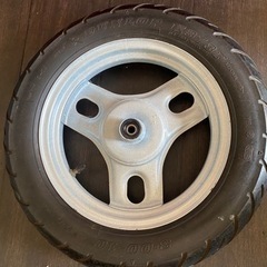 探してる方に〜‼️バイクホィール付きタイヤ‼️ 車種不明だけど綺麗‼️