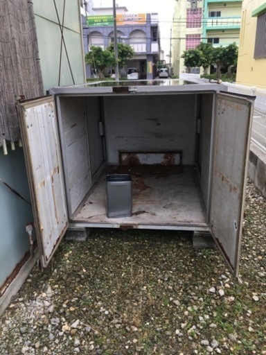 コンテナ（倉庫）