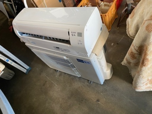 三菱　エアコン　5.6キロ　200V