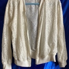 白レース生地のお洒落ジャンパー