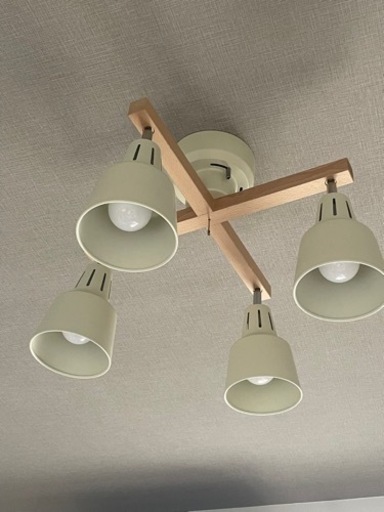 照明器具（LED電球4個付き）