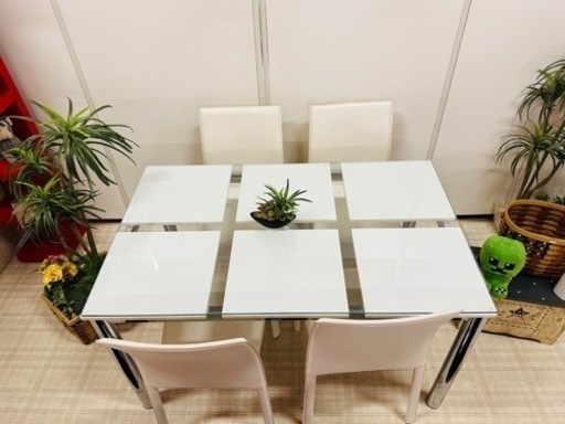 ダイニングテーブル！