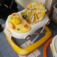 ID071045　歩行器（プーさん）