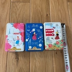 空き缶 空き容器 サブレミシェル お菓子の箱 小物入れの画像