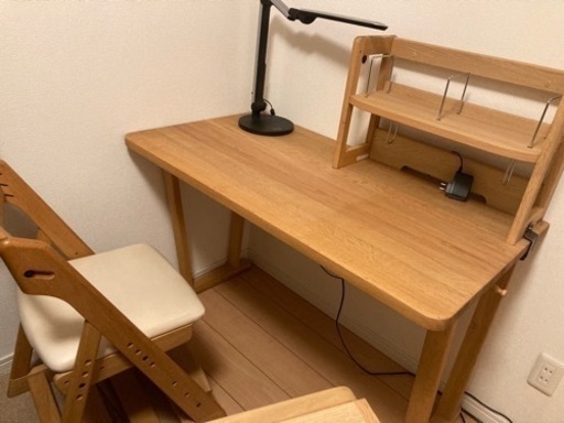 カリモク学習机.椅子、ブックスタンド付き