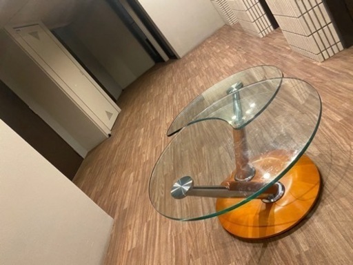 ロナルドシュミット　ガラステーブル