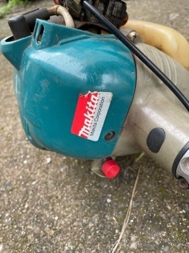 マキタ草刈り機(エンジン式)
