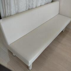 急募報酬千円付き/白ソファー差し上げます!/クッション性ありの画像