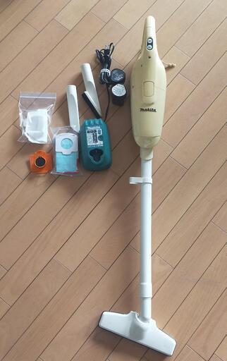 マキタ　makita 充電式クリーナー　CL102D