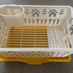 【決まりました】3COINS 水切りバスケットトレイ付きの画像