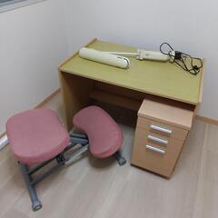 学習机  姿勢が良くなる椅子