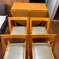 ダイニングテーブルセット(椅子4脚付)の画像